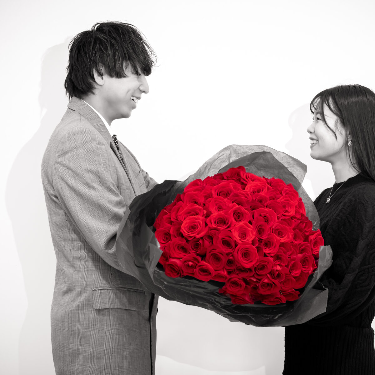 花と光に寄り添うエンゲージメント